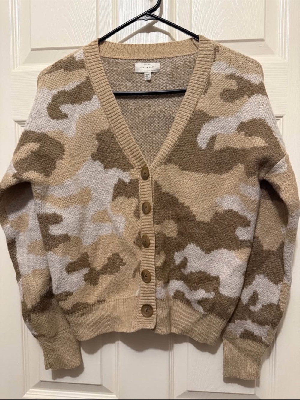 Lucky Brand Beige & Tan Camo V-Neck Button Cardigan